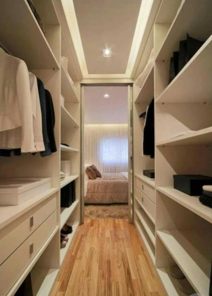 П-образная гардеробная комната в спальню